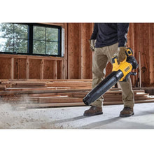 Charger l'image dans la galerie, Kit souffleur portatif sans fil DEWALT DCBL722P1 20 V MAX XR 5 Ah - Remis à neuf avec garantie Dewalt