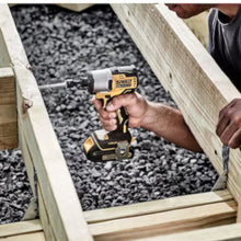 Charger l'image dans la galerie, DEWALT Kit de visseuse à percussion sans fil 20 V MAX* 1/4 po - Remis à neuf avec garantie Dewalt - DCF840C2