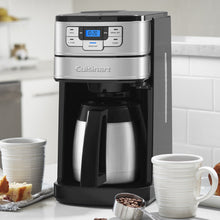 Charger l'image dans la galerie, Cafetière thermique automatique CUISINART DGB-450C de 10 tasses avec mouture et infusion