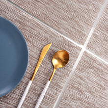 Charger l'image dans la galerie, TEXSTYLES DECO Place Mats for Dining Table Set Of 4