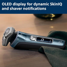 Load image into Gallery viewer, PHILIPS S9982/50 Electric Shaver Series 9000, Wet & Dry Electric with Dual SteelPrecision Blades