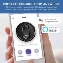 Charger l'image dans la galerie, Aspirateur robot SHARK avec réservoir auto-vide - Entretenu en usine avec garantie Home Essentials - RV1001A