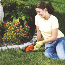 Charger l'image dans la galerie, Ensemble cisaille/arbustes de jardin 2 en 1 au lithium BLACK + DECKER - GSL35