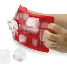 Load image into Gallery viewer, STARFRIT 092833 Silicone Ice Cube Tray - 15 cubes Red
