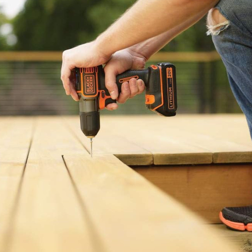 Perceuse-visseuse sans fil BLACK+DECKER BDCDE120C 20 V MAX* POWERCONNECT 3/8 po avec AUTOSENSE