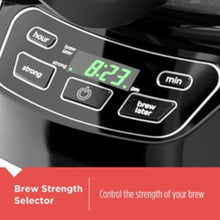 Charger l&#39;image dans la galerie, Cafetière numérique programmable BLACK+DECKER - Certifiée en usine avec garantie complète - CM1110BC
