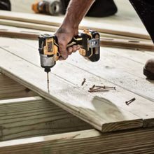 Charger l&#39;image dans la galerie, DEWALT Kit de visseuse à percussion sans fil 20 V MAX* 1/4 po - Remis à neuf avec garantie Dewalt - DCF840C2
