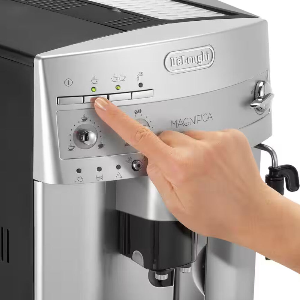 Machine à expresso DELONGHI ESAM3300 Magnifica - Révisée en usine avec la garantie Home Essentials