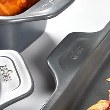 Charger l&#39;image dans la galerie, ALL-CLAD J2575S64 Pro-Release Nonstick Bakeware Set 5 piece Set
