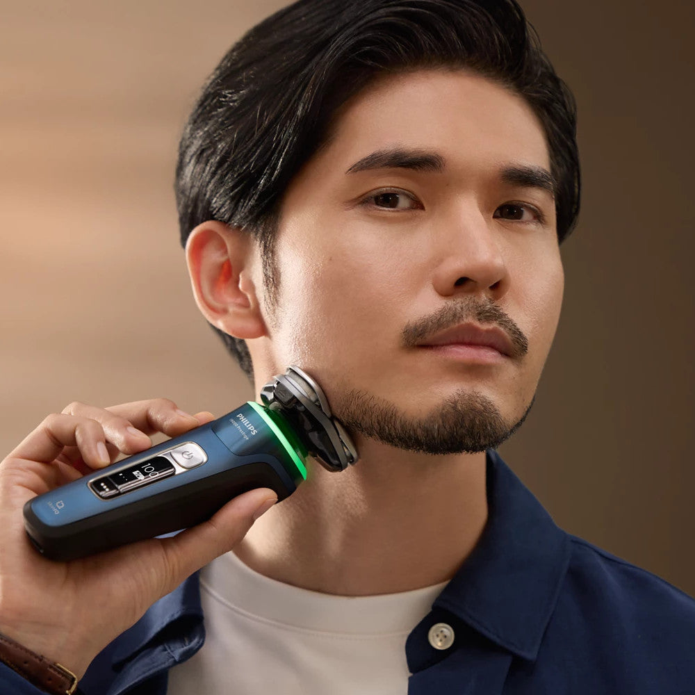 PHILIPS XP9201/20 i9000 Prestige Wet&Dry Electric Shaver with SkinIQ