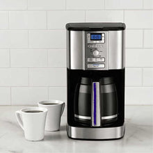 Charger l&#39;image dans la galerie, Cafetière programmable CUISINART 14 tasses Brew Central - Remis à neuf avec garantie Cuisinart - CBC-6800
