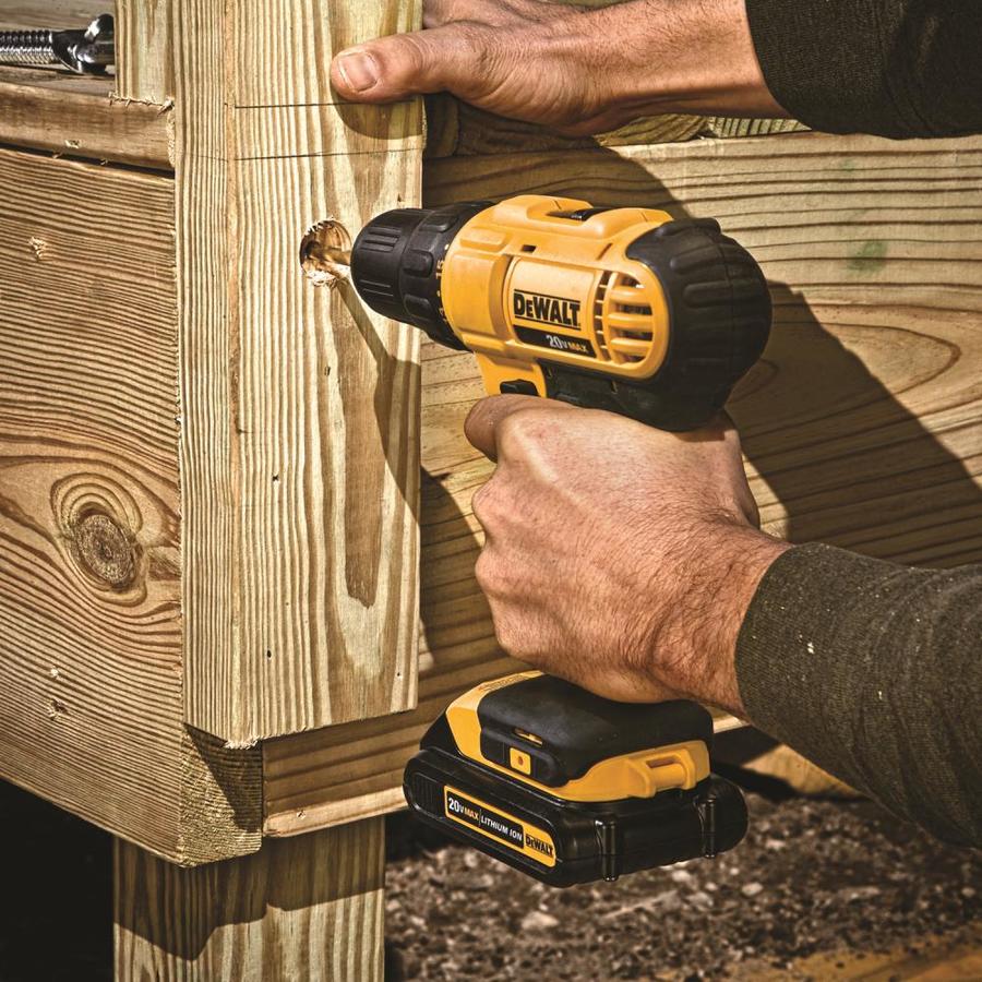 DEWALT Kit combiné perceuse et visseuse à percussion 20 V Max - Remis à neuf avec garantie du fabricant - DCK240C2