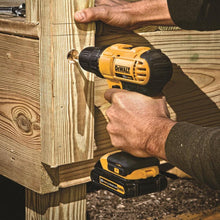 Charger l&#39;image dans la galerie, DEWALT Kit combiné perceuse et visseuse à percussion 20 V Max - Remis à neuf avec garantie du fabricant - DCK240C2
