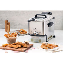 Load image into Gallery viewer, T-FAL Ez Clean Deep Fryer - Blemished package with full warranty - FR800051
